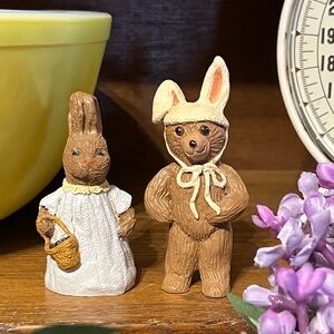 Mr. & Mrs. Easter Bunny Figurines -Signed by Artist: Doris C. Williams 🐣 RARE‼️